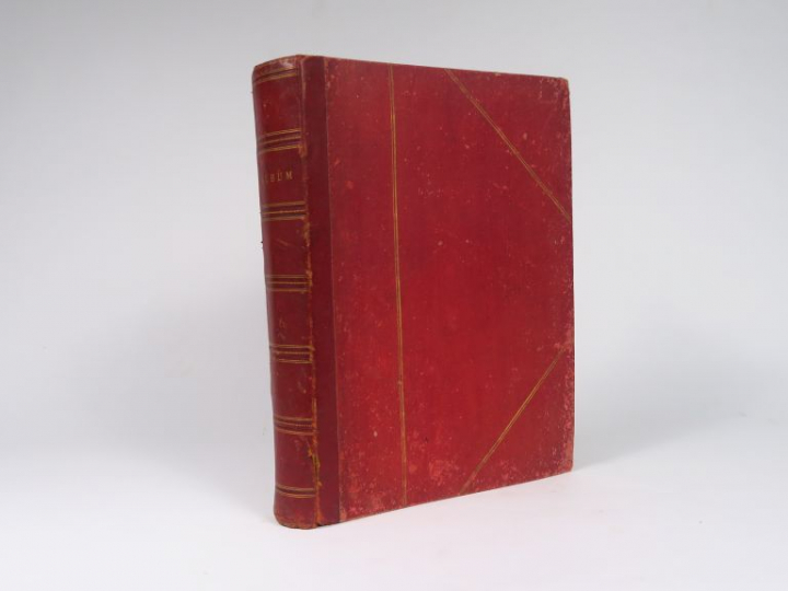 Album contenant des images publicitaires.