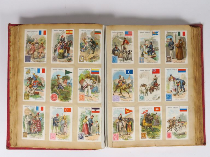 Album contenant des images publicitaires.