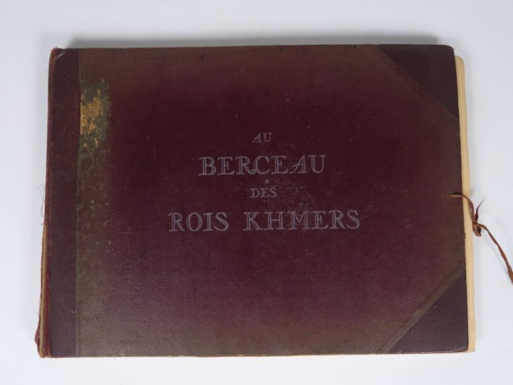 Jean BOUCHOT. "Au berceau des kmers". Portfolio.