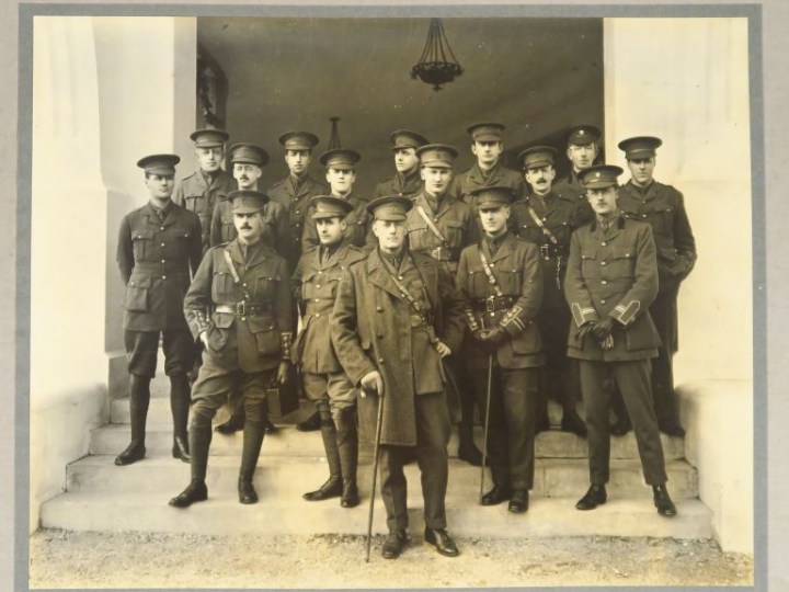 Album de 18 photographies "Memento of the occupation of the Casino de 