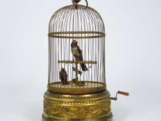 Vente aux enchères Cage à oiseaux automates. H. : 53 cm. (mauvais état)