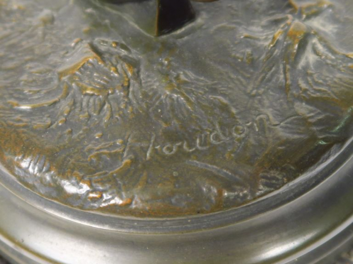 HOUDON. "Diane chasseresse".  Sculpture en bronze à patine verte sur u