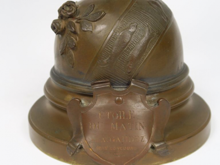 A. GAUDEZ. "Etoile du matin". Sujet en bronze sculpté à patine médaill