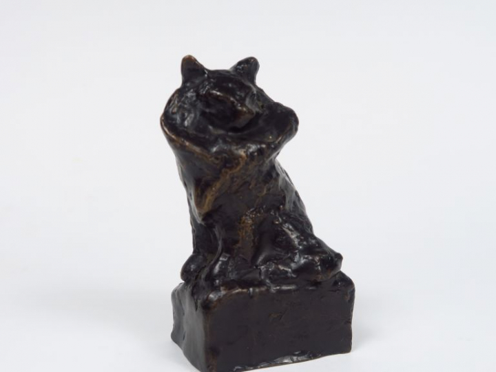 STEINLEIN. "Chat". Sculpture en bronze à patine brune, fonte Hébrard c