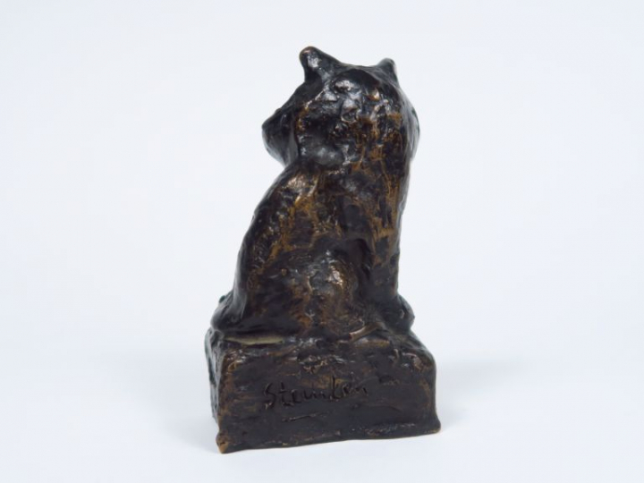 STEINLEIN. "Chat". Sculpture en bronze à patine brune, fonte Hébrard c