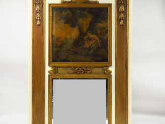 Vente aux enchères Trumeau XIXème en bois peint et doré, à décor de jeunes filles à la le