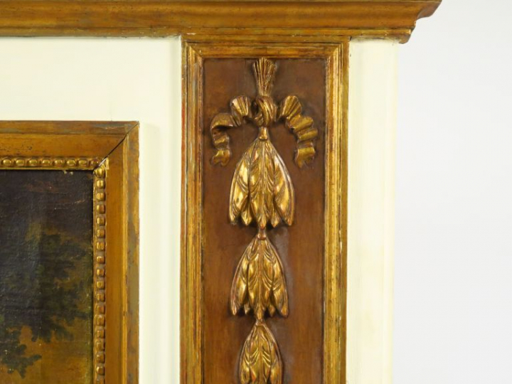 Trumeau XIXème en bois peint et doré, à décor de jeunes filles à la le