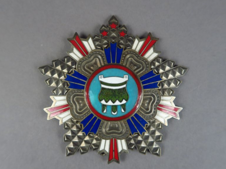 Ordre de Tripode précieux avec grand cordon.  Crée depuis 1925