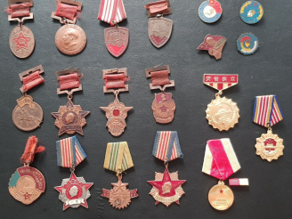 Vente aux enchères Ensemble comprenant 19 médailles de la 2nde République de Chine. Pério