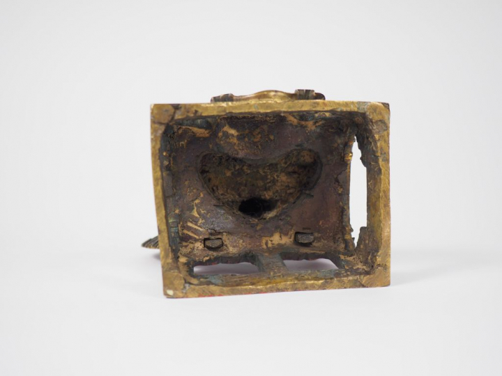 Statuette en bronze doré représentant Amitayus assis en méditation sur