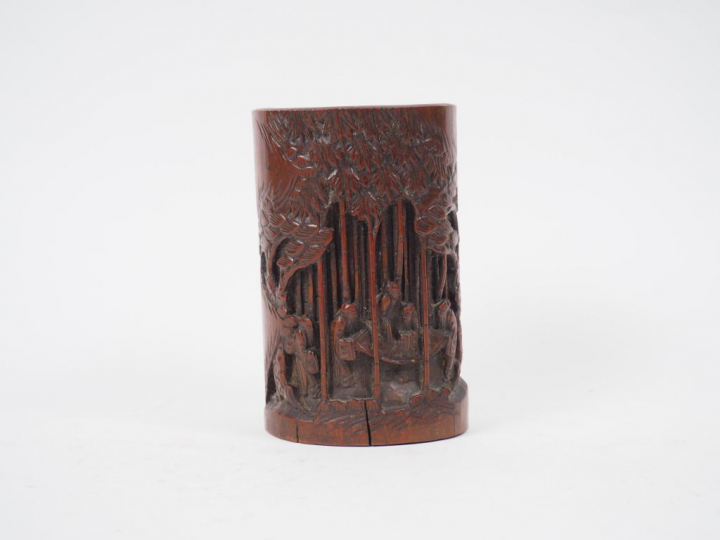 Porte pinceaux en bambou à décor de sage dans une forêt de bambou.  Ch