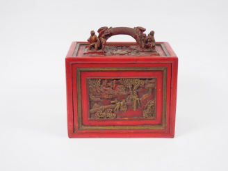 Vente aux enchères Jeu de Mahjong dans un coffret finement sculpté de scènes de personnag