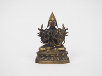 Vente aux enchères Statuette en bronze de patine médaille représentant Tsonkapa assis deb