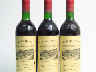 Vente aux enchères 3 BOUTEILLES CHÂTEAU BEYNAT CÔTES DE CASTILLON - 1983 - BG
