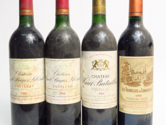 Vente aux enchères 4 BOUTEILLES PAUILLAC 1988 : 2 CHÂTEAU HAUT BAGES LIBERAL GCC 1 BG/1 H