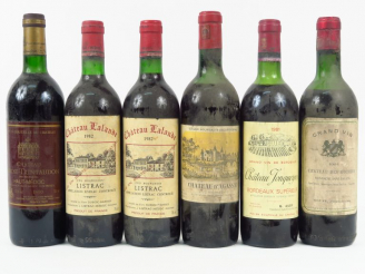 Vente aux enchères 6 BOUTEILLES : 1 CHÂTEAU LAROSE TRINTAUDON CB HAUT MEDOC 1990 LB - 2 C