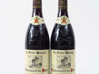 Vente aux enchères 2 BOUTEILLES CHATEAUNEUF DU PAPE 'LE VIEUX DONJON' MICHEL LUCIEN - 199