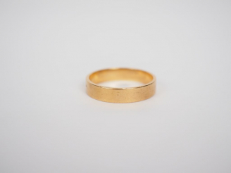 Vente aux enchères Alliance en or jaune.  TDD. 59 Poids. 3,99 g