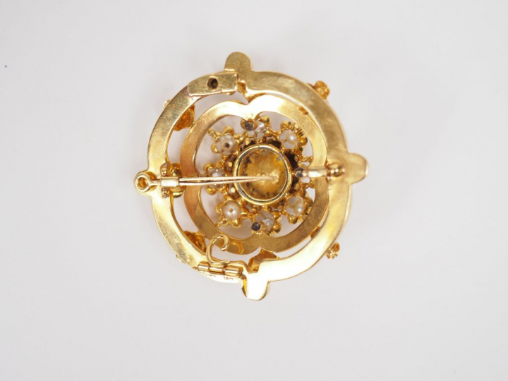 Bracelet transformable Napoléon III en or jaune, roses et perles, mail