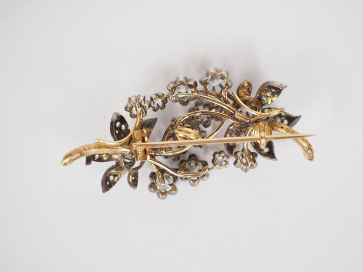 Broche transformable Napoléon III en argent, vermeil et roses, à décor