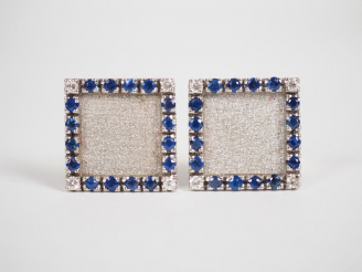 Vente aux enchères Paire de boutons de manchettes en or blanc, diamants et petits saphirs