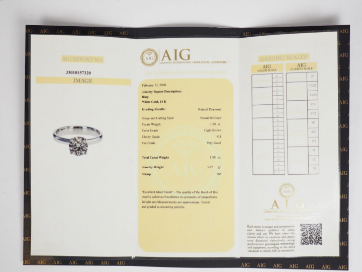 Bague en or blanc 14K ornée en son centre d'un diamant Light Brown-SI1