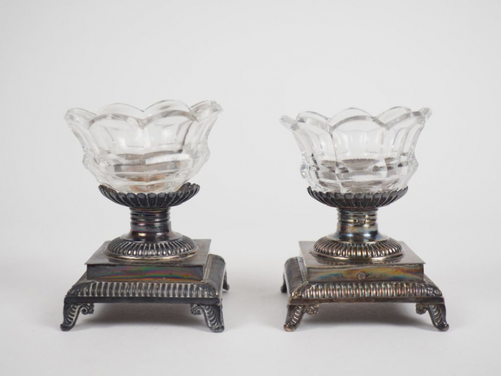 Paire de salerons en argent, poinçon Vieillard, à décor de godrons.  A