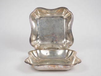 Vente aux enchères Paire de jattes carrées de style Louis XV en argent, poinçon Minerve, 