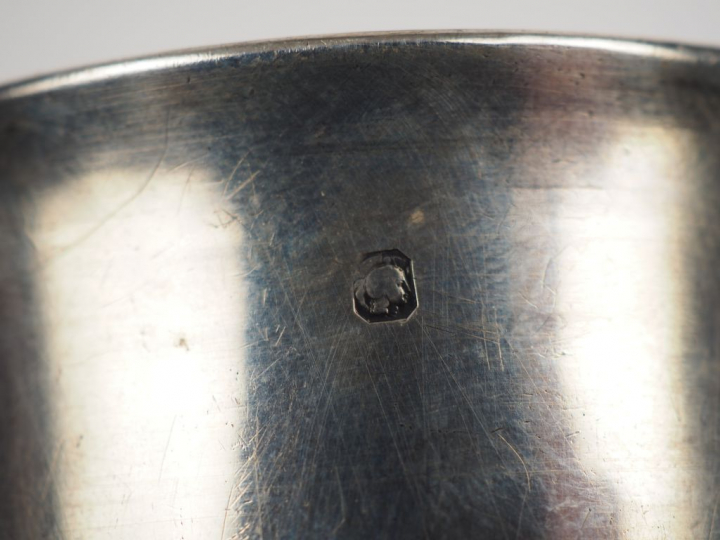 Lot comprenant quatre différentes timbales en argent, poinçon Minerve.