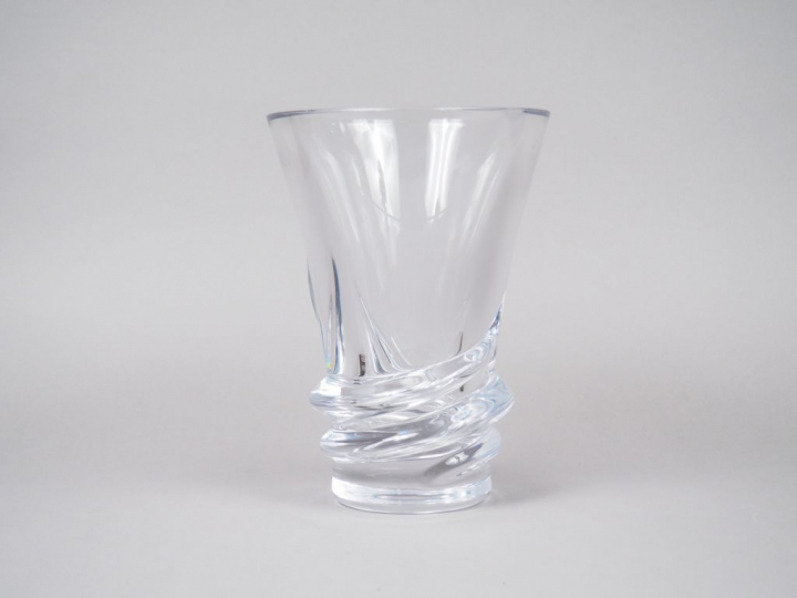 DAUM France. Vase en cristal. H. 24 cm.