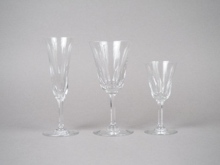 SAINT LOUIS. Service 'Cerdagne' en cristal comprenant : 8 verres à eau