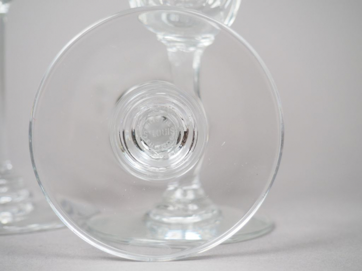 SAINT LOUIS. Service 'Cerdagne' en cristal comprenant : 8 verres à eau