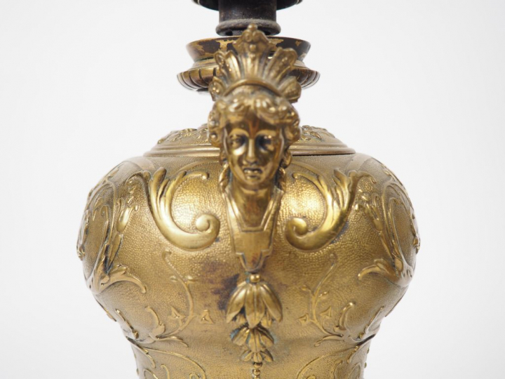 Paire de lampes à pétrole Napoléon III de style Louis XIV, en bronze d