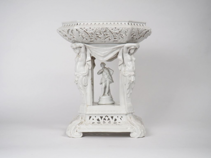 Surtout de table XIXème de style Louis XIV en porcelaine blanche à déc