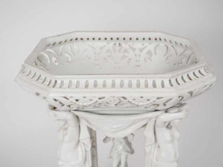 Surtout de table XIXème de style Louis XIV en porcelaine blanche à déc