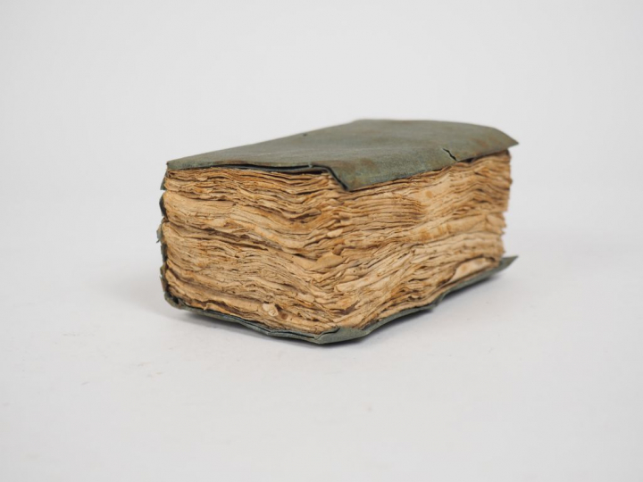 Code Civil des français. Edition originale de 1804. Dim. 10,5 x 7 cm.