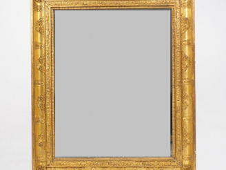 Vente aux enchères Miroir Restauration en bois et stuc doré, à décor de palmettes et de r