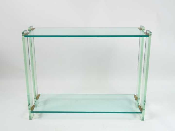 Marais International. Console en plexiglass et verre. Dim. 82 x 37 x 1