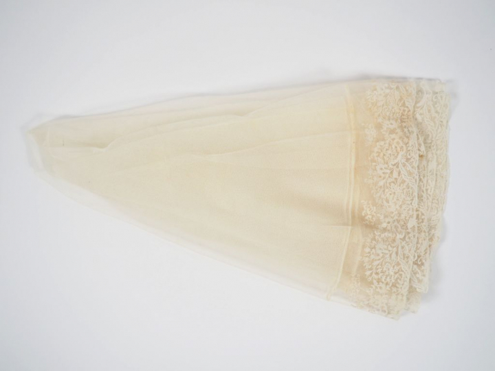 Voilette de mariage, tulle et dentelle  fin XIXème  début XXè siècle .