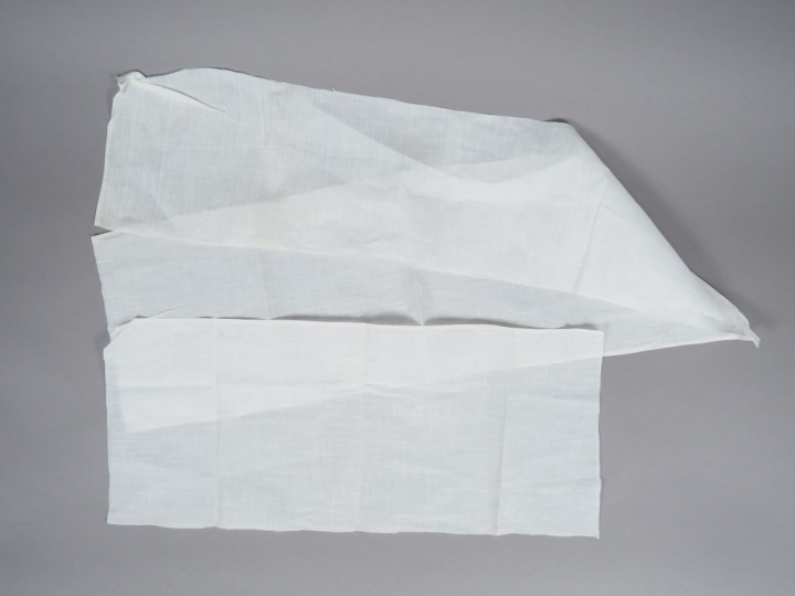 Précieux échantillon de batiste, fil de main XIXème siècle, 24 cm/58cm
