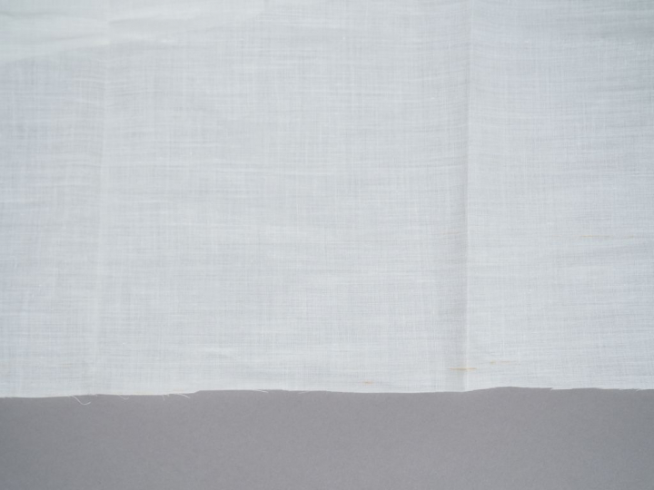 Précieux échantillon de batiste, fil de main XIXème siècle, 24 cm/58cm