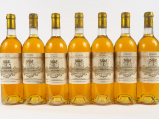 Vente aux enchères 7 BOUTEILLES CHÂTEAU FILHOT CC SAUTERNES - 1986 - BG+