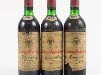 Vente aux enchères 3 BOUTEILLES CHÂTEAU GRATE CAP POMEROL 'VIEILLE RESERVE' - 1966 - LB/E
