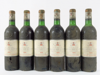 Vente aux enchères 6 BOUTEILLES CHÂTEAU PAPE CLEMENT CC GRAVES - 1973 - 3 BG/2 LB/1 HEP