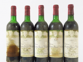 Vente aux enchères 5 BOUTEILLES CHÂTEAU MOUTON BARON PHILIPPE GCC PAUILLAC - 1974 - 3 HEP
