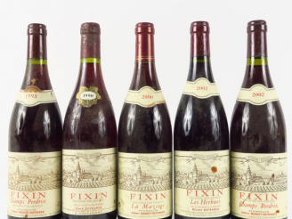 Vente aux enchères 5 BOUTEILLES FIXIN DEFARGE : 2 de 2002 - 1 de 2000 - 1 de 1993 - 1 de 