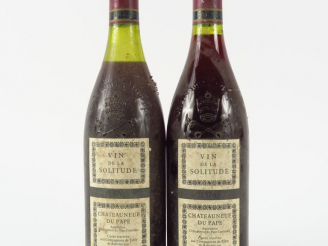Vente aux enchères 2 BOUTEILLES 'VIN DE LA SOLITUDE' CHATEAUNEUF DU PAPE - 1 CM/3,5 CM/NM