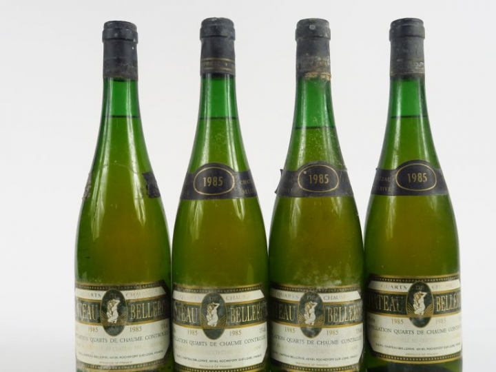 4 BOUTEILLES QUARTS DE CHAUME CHÂTEAU DE BELLERIVE - 1985 -1 PRESEUMEE