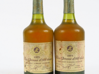 Vente aux enchères 2 BOUTEILLES VIN JAUNE J. TISSOT - 1975