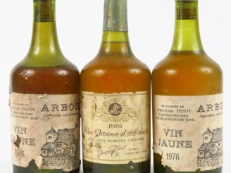 Vente aux enchères 3 BOUTEILLES VIN JAUNE TISSOT - 1976 - EA